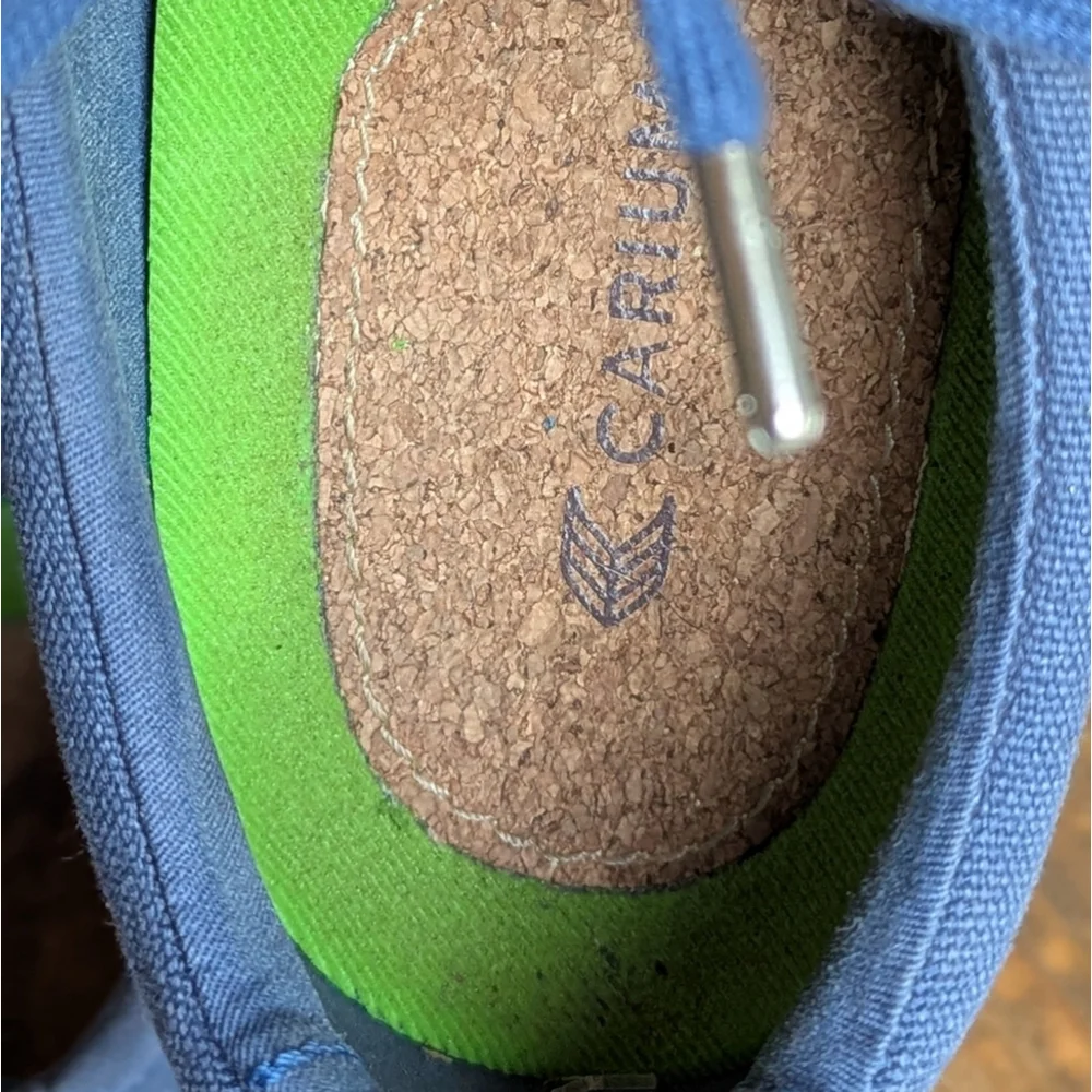 Cariuma Organic OCA Low Top Cap Toe Shadow Blue Canvas & Cork Sneaker Women's 9